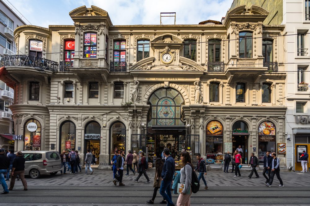 8 11 İstiklal Caddesi